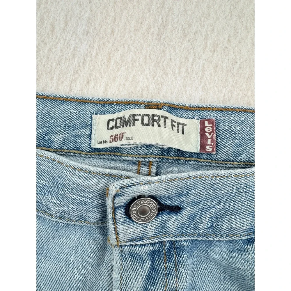 Levis 560 Comfort Fit Jeans Mens 38x30 Light Wash Blue Denim Tapered Leg Grunge